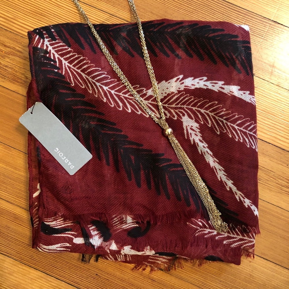 Gold tassel necklace